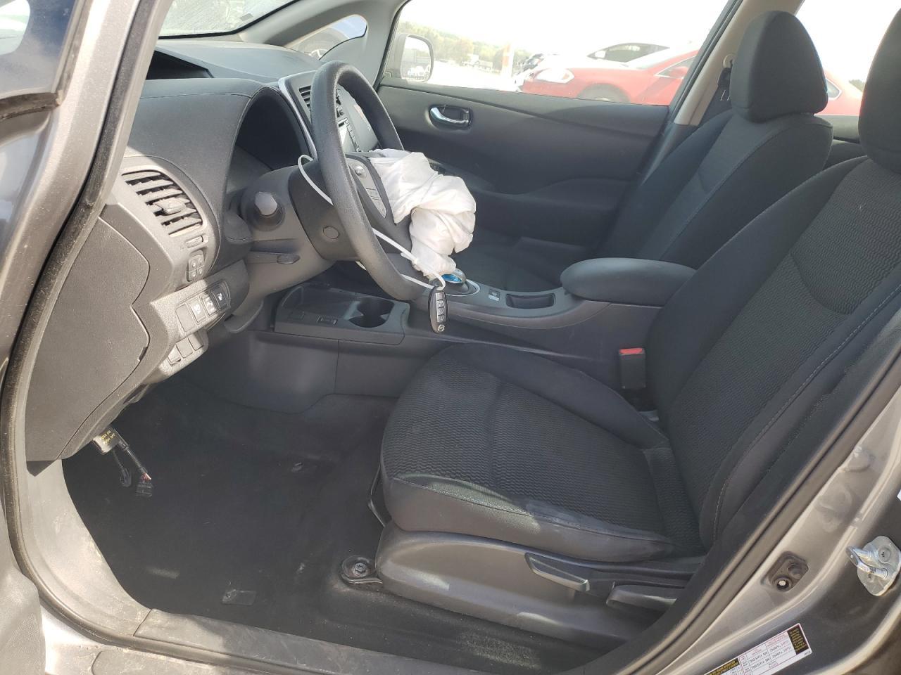 2016 Nissan Leaf S - Image 7