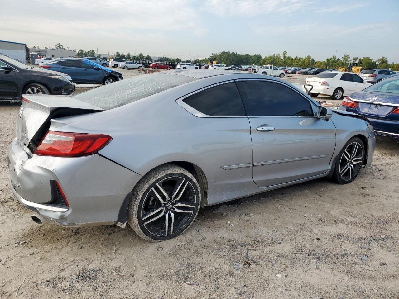 2016 Honda Accord Touring - Фото 3