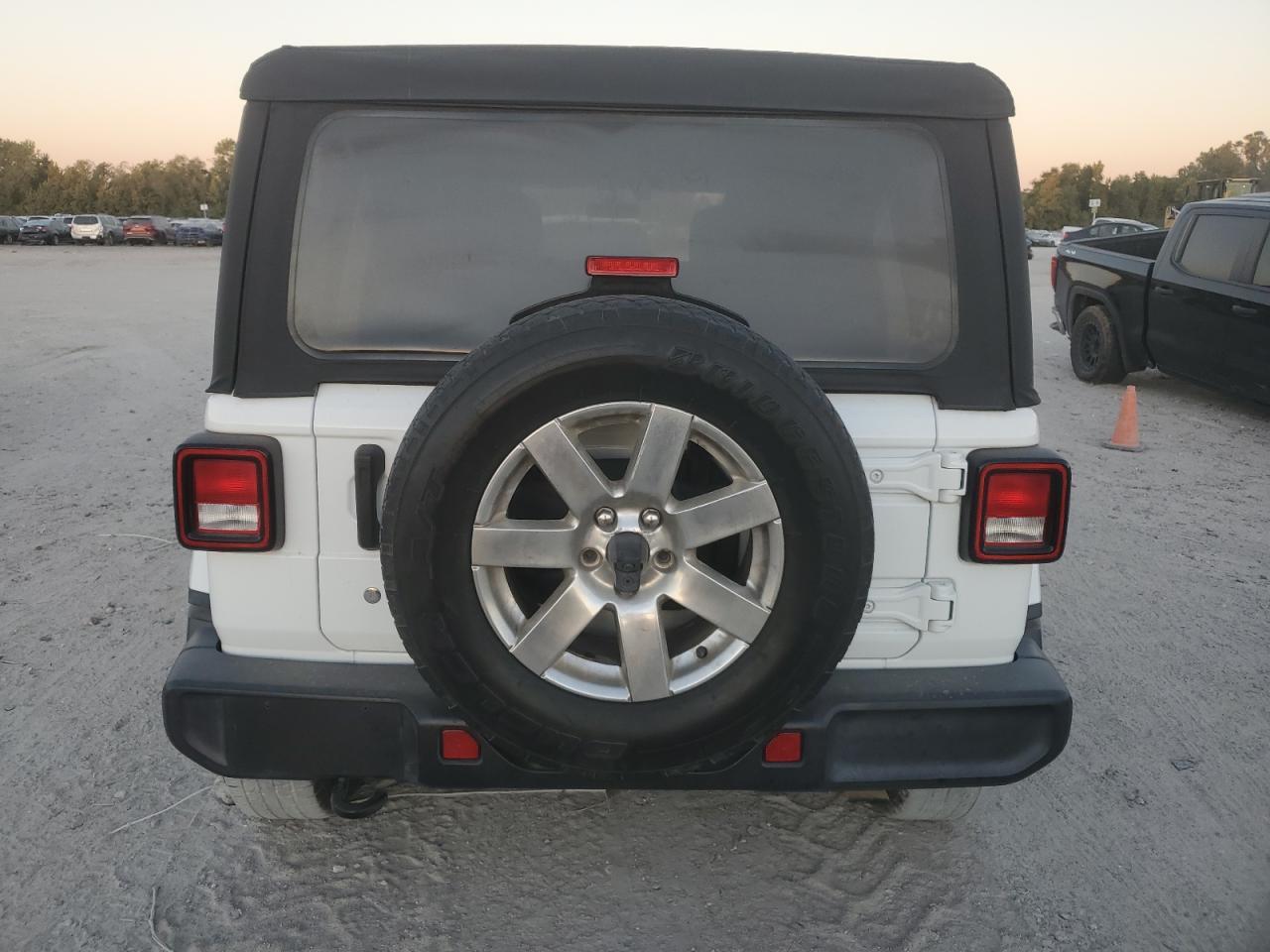 2020 Jeep Wrangler Unlimited Sahara - Фото 6