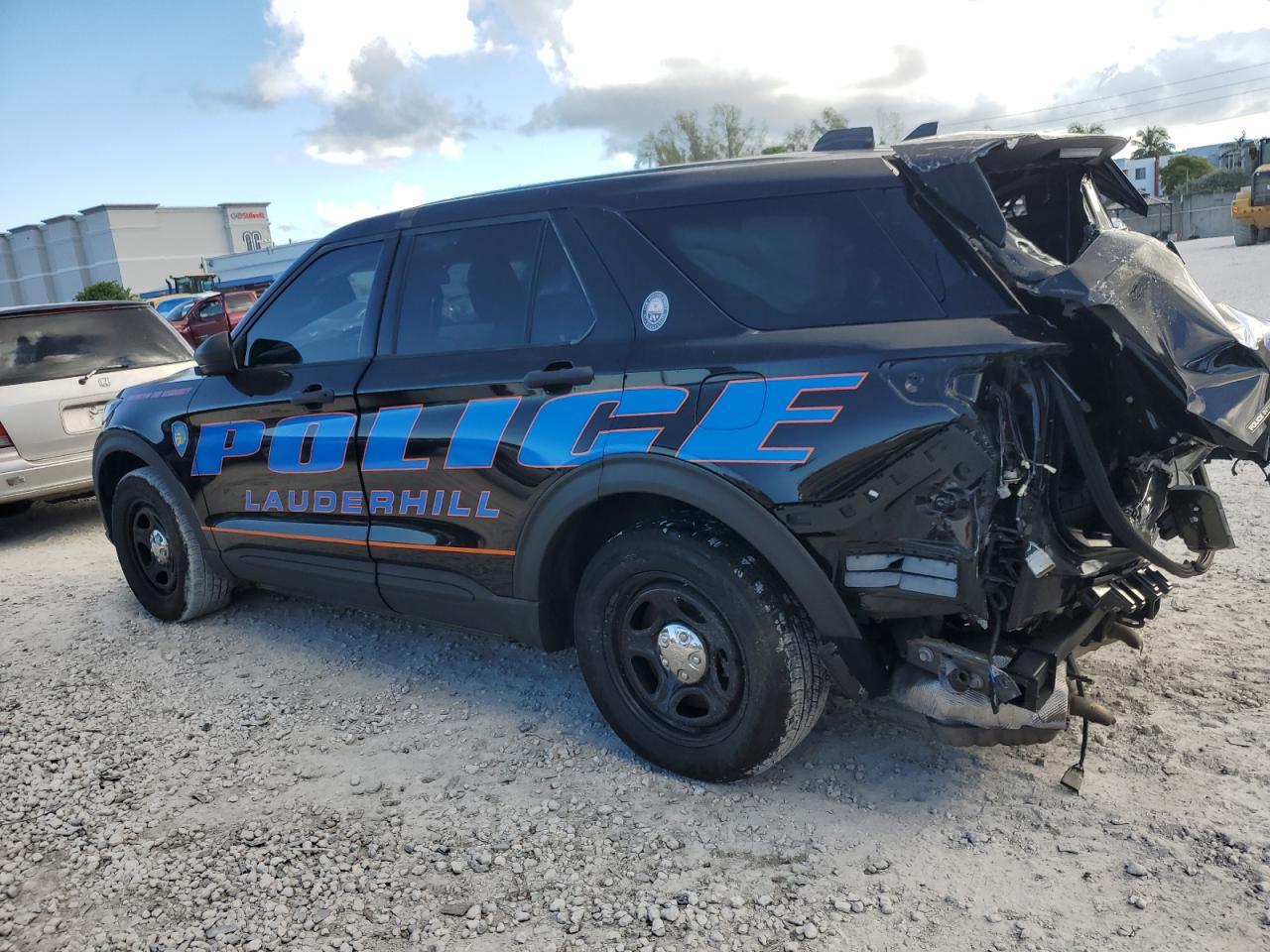 2022 Ford Explorer Police Interceptor - Image 2
