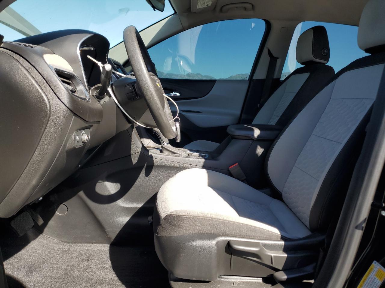 2020 Chevrolet Equinox Ls - Image 7