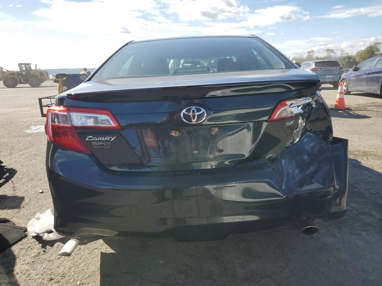 2014 Toyota Camry L - Фото 6