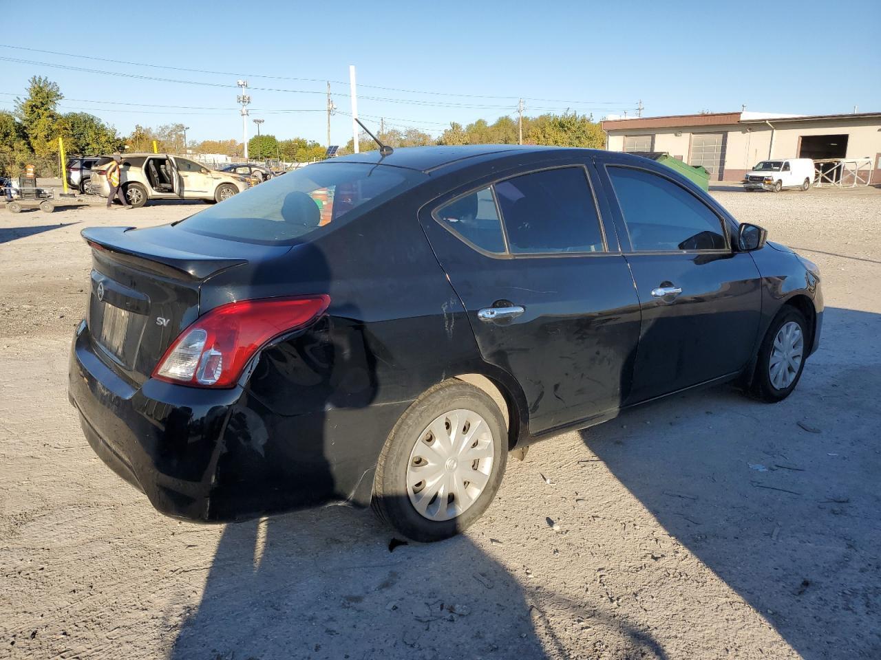 2019 Nissan Versa S - Фото 3