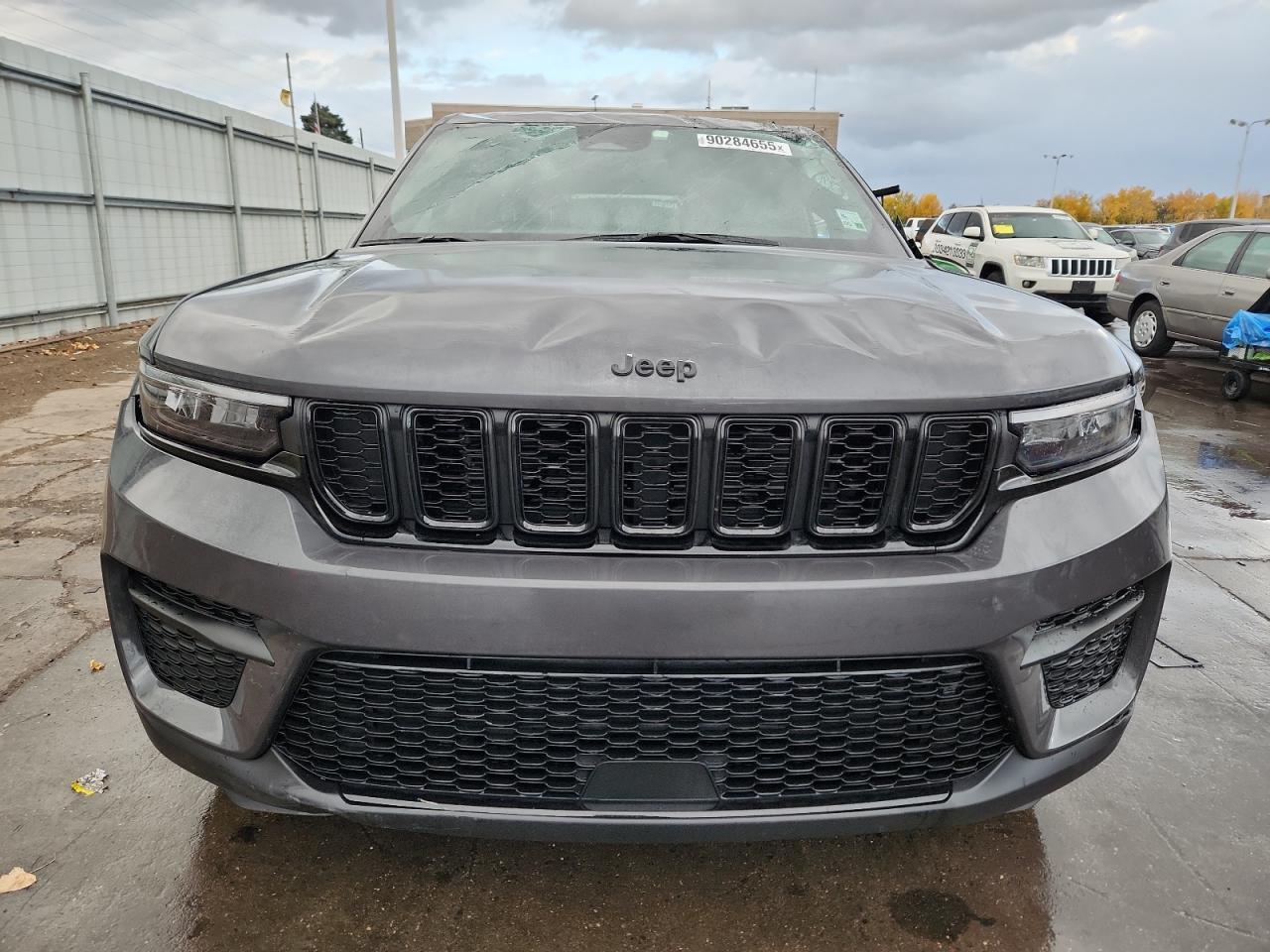 2025 Jeep Grand Cherokee Laredo - Image 5