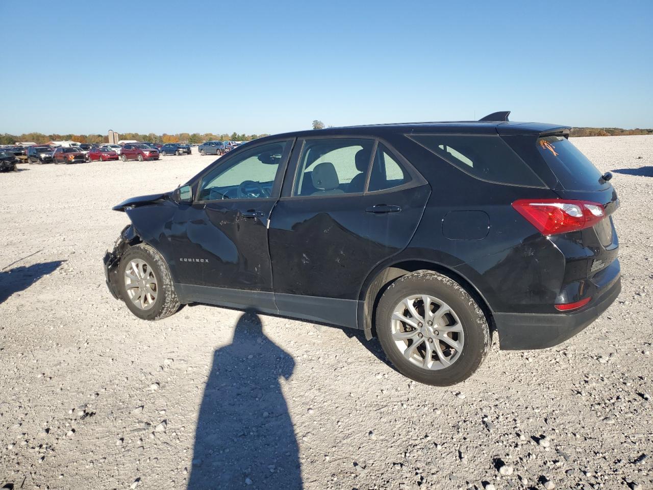 2020 Chevrolet Equinox Ls - Фото 2