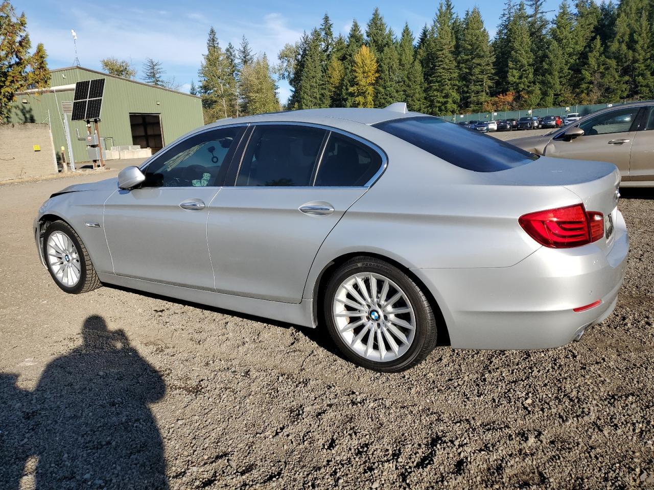 2011 BMW 535 I - Image 2