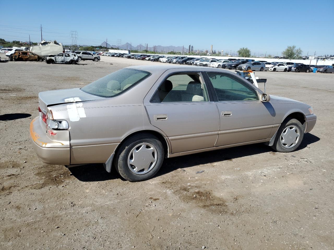 1999 Toyota Camry Ce - Фото 3