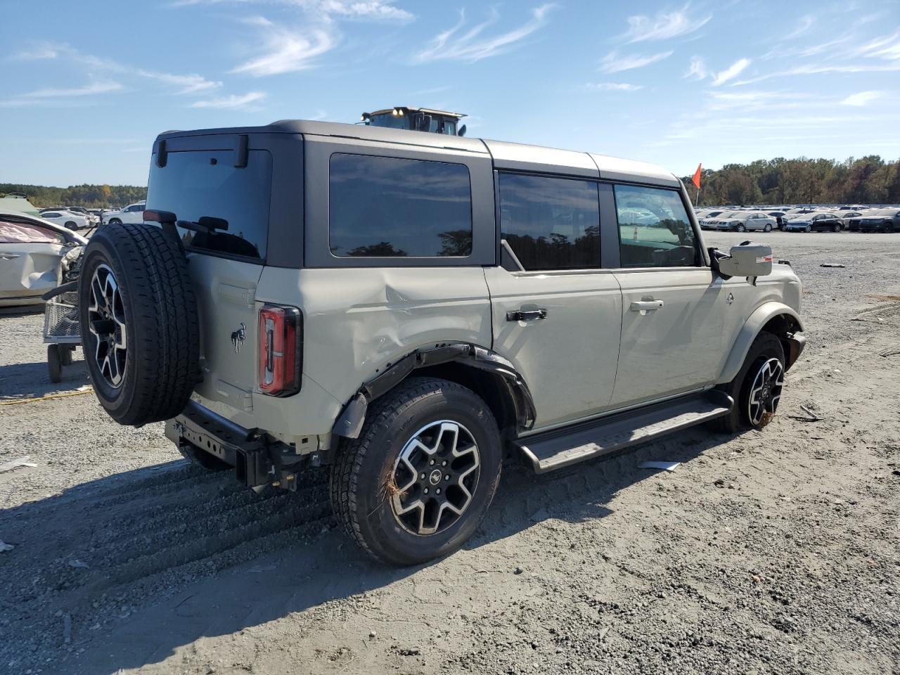 2025 Ford Bronco Outer Banks - Фото 3