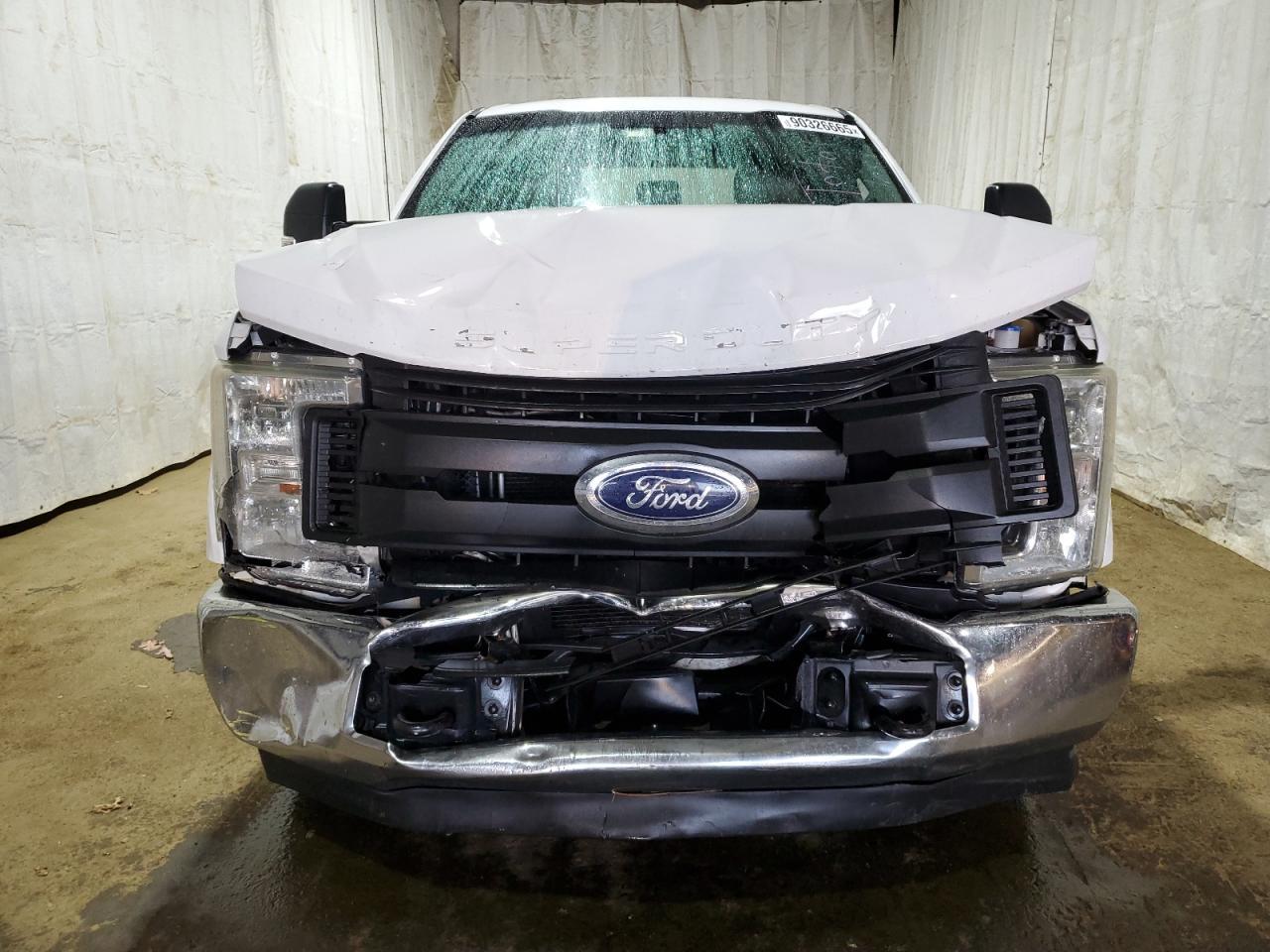 2017 Ford F250 Super Duty - Image 5