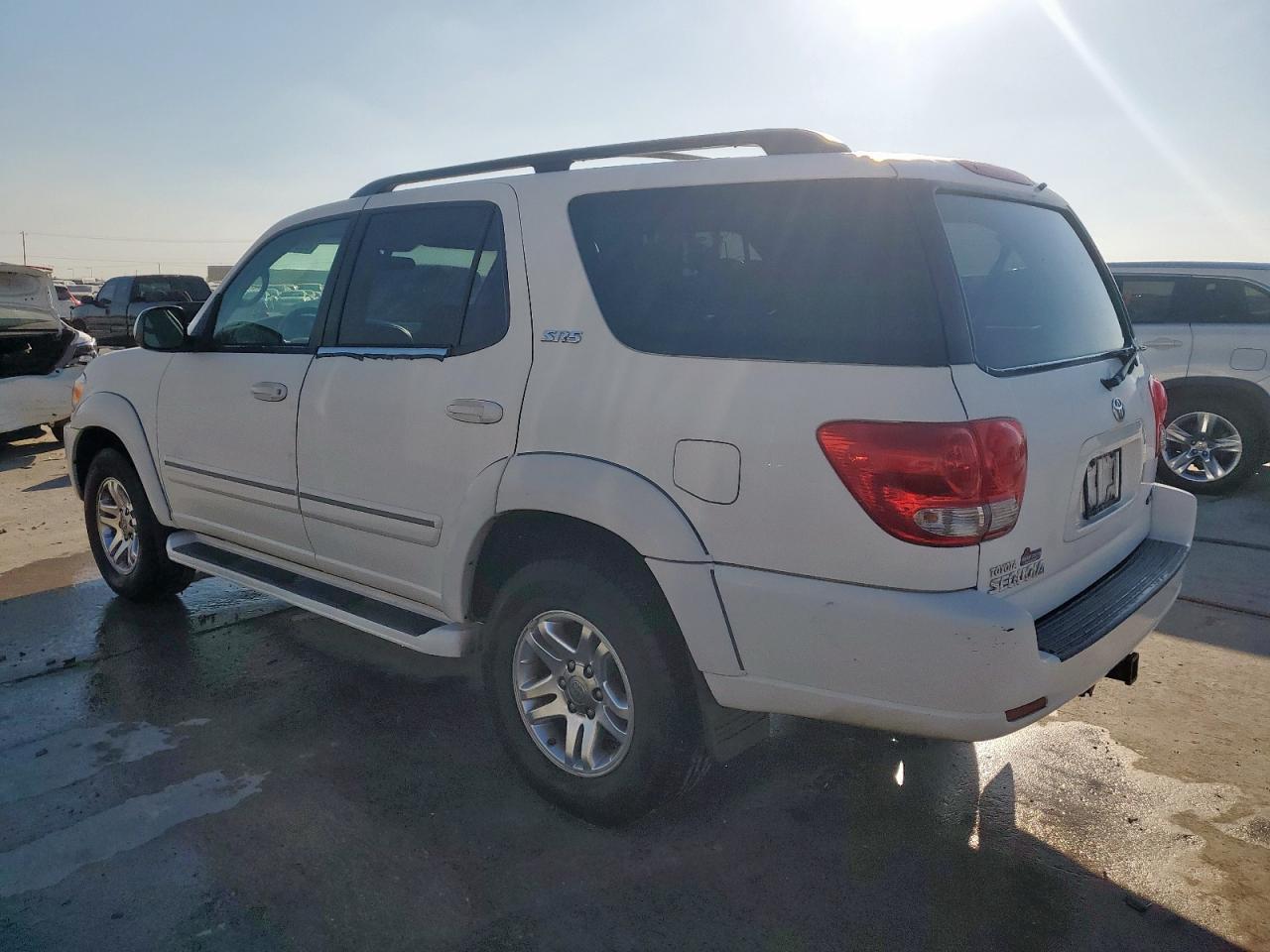 2005 Toyota Sequoia Sr5 - Фото 2