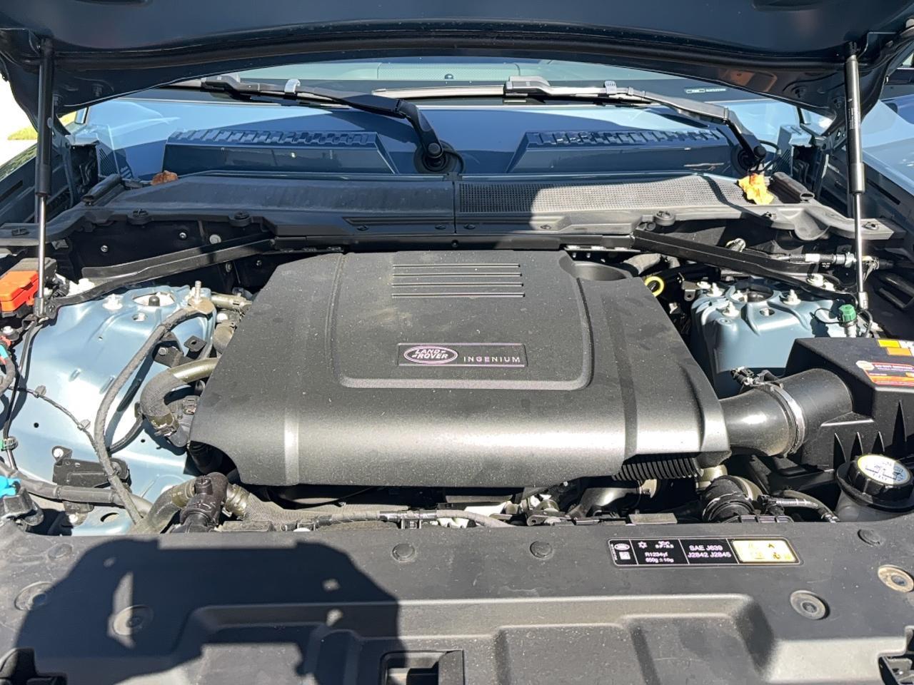 2023 Land Rover Defender 110 - Image 7