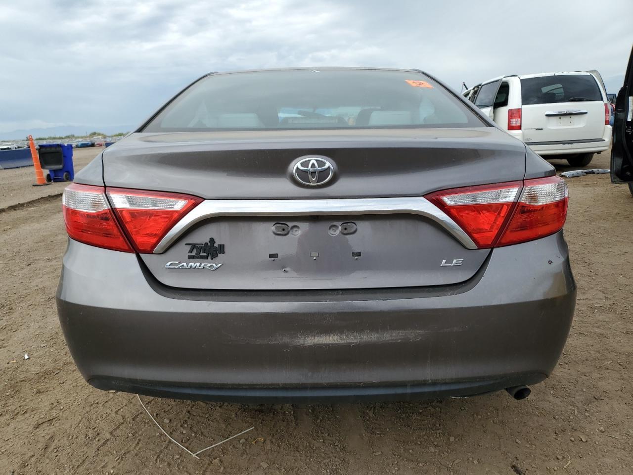 2017 Toyota Camry Le - Фото 6