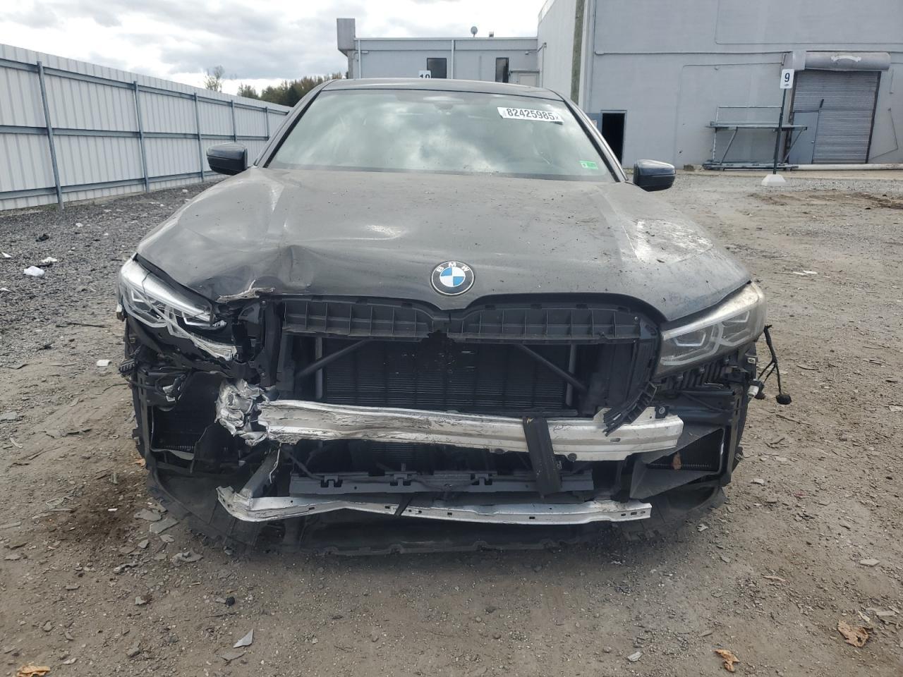 2022 BMW 750 Xi - Фото 5