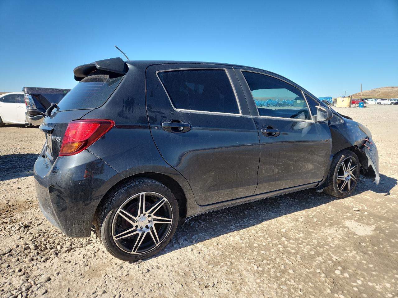 2015 Toyota Yaris - Фото 3