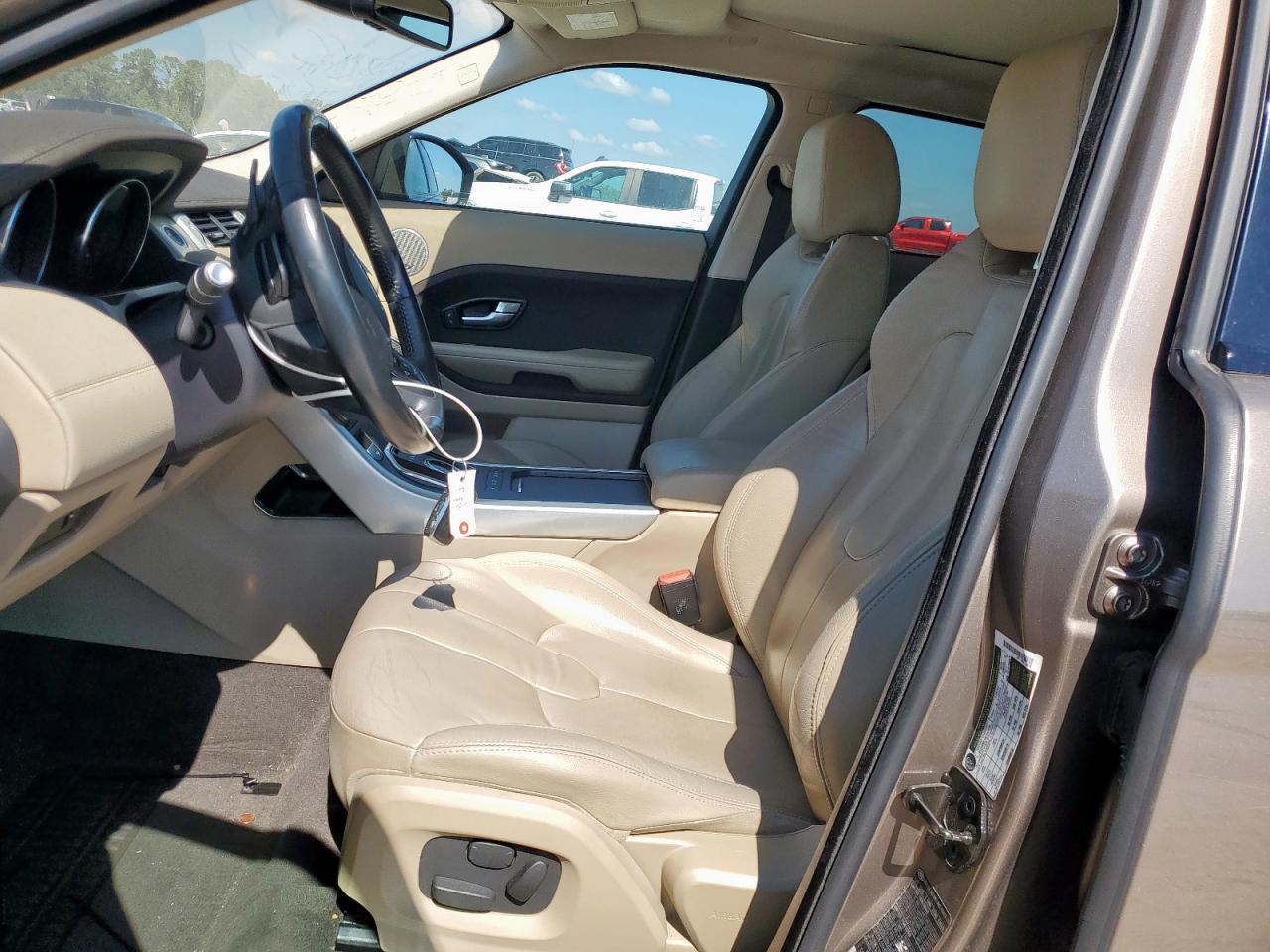 2015 Land Rover Range Rover Evoque Pure Plus - Image 7