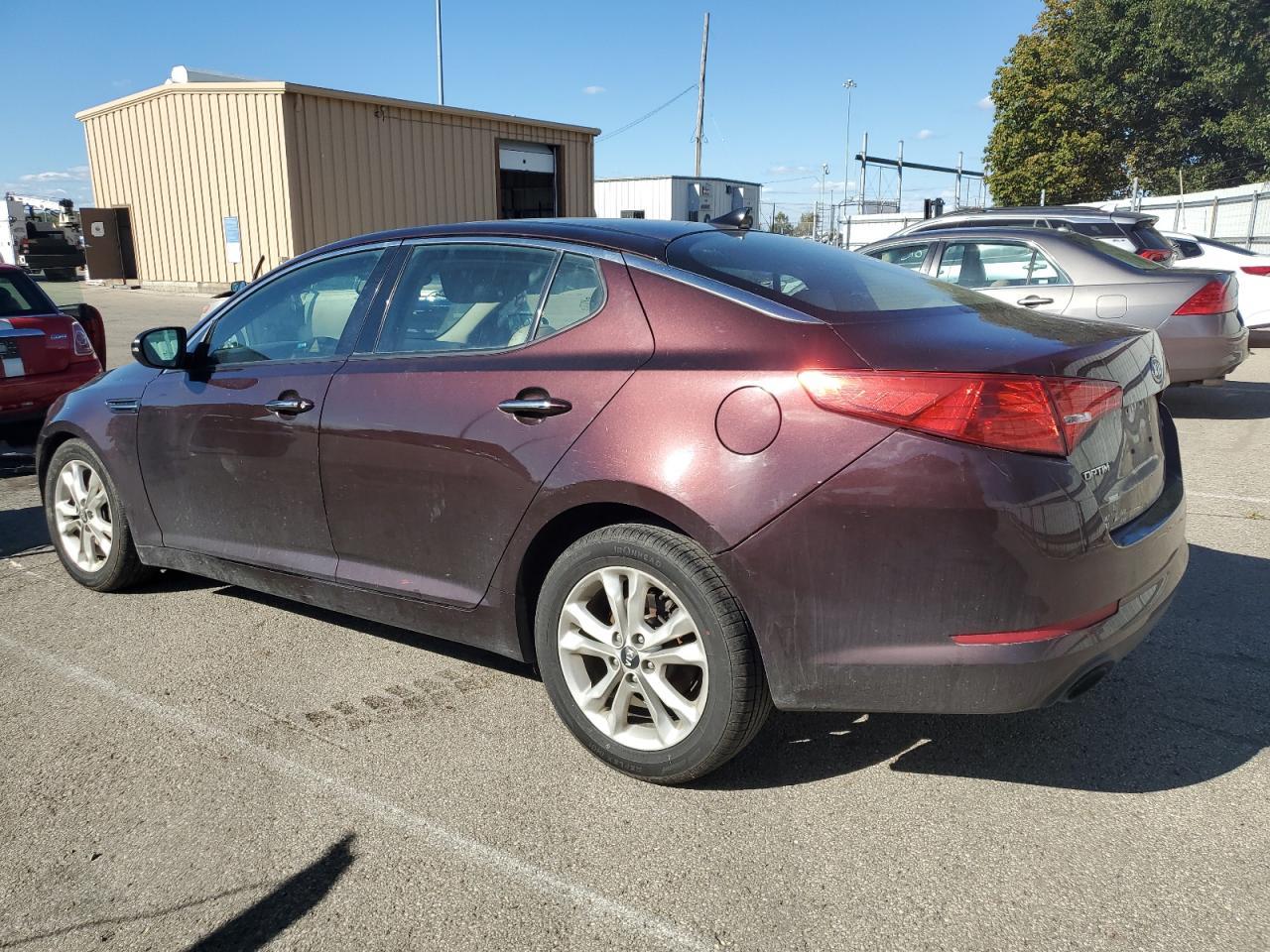 2011 Kia Optima Ex - Image 2