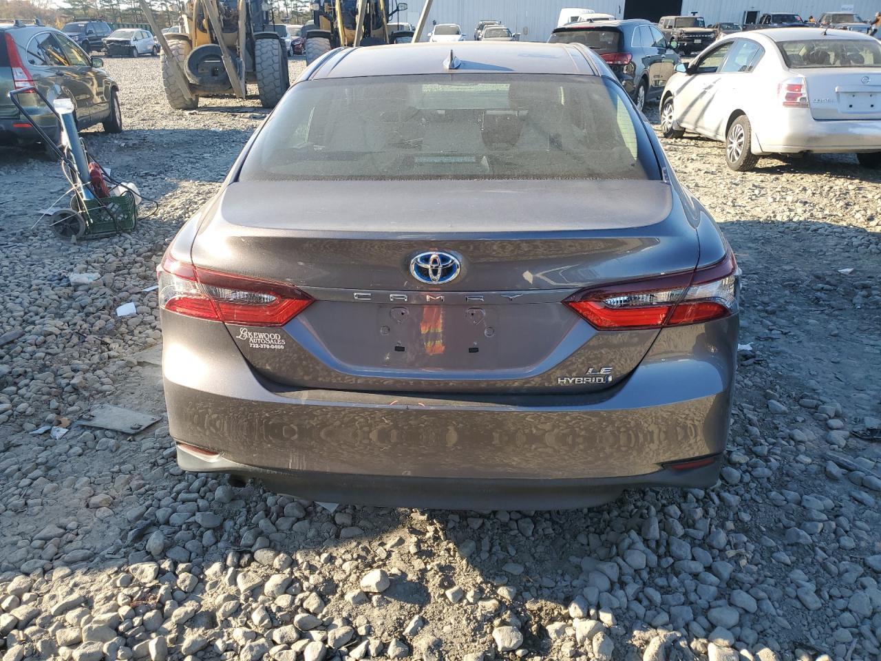 2022 Toyota Camry Le - Фото 6