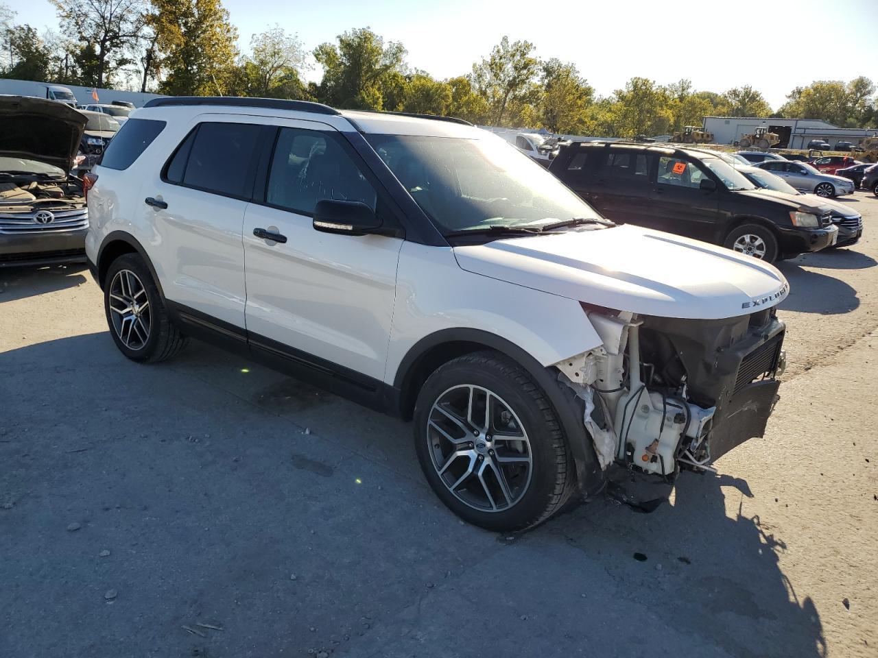 2018 Ford Explorer Sport - Image 4