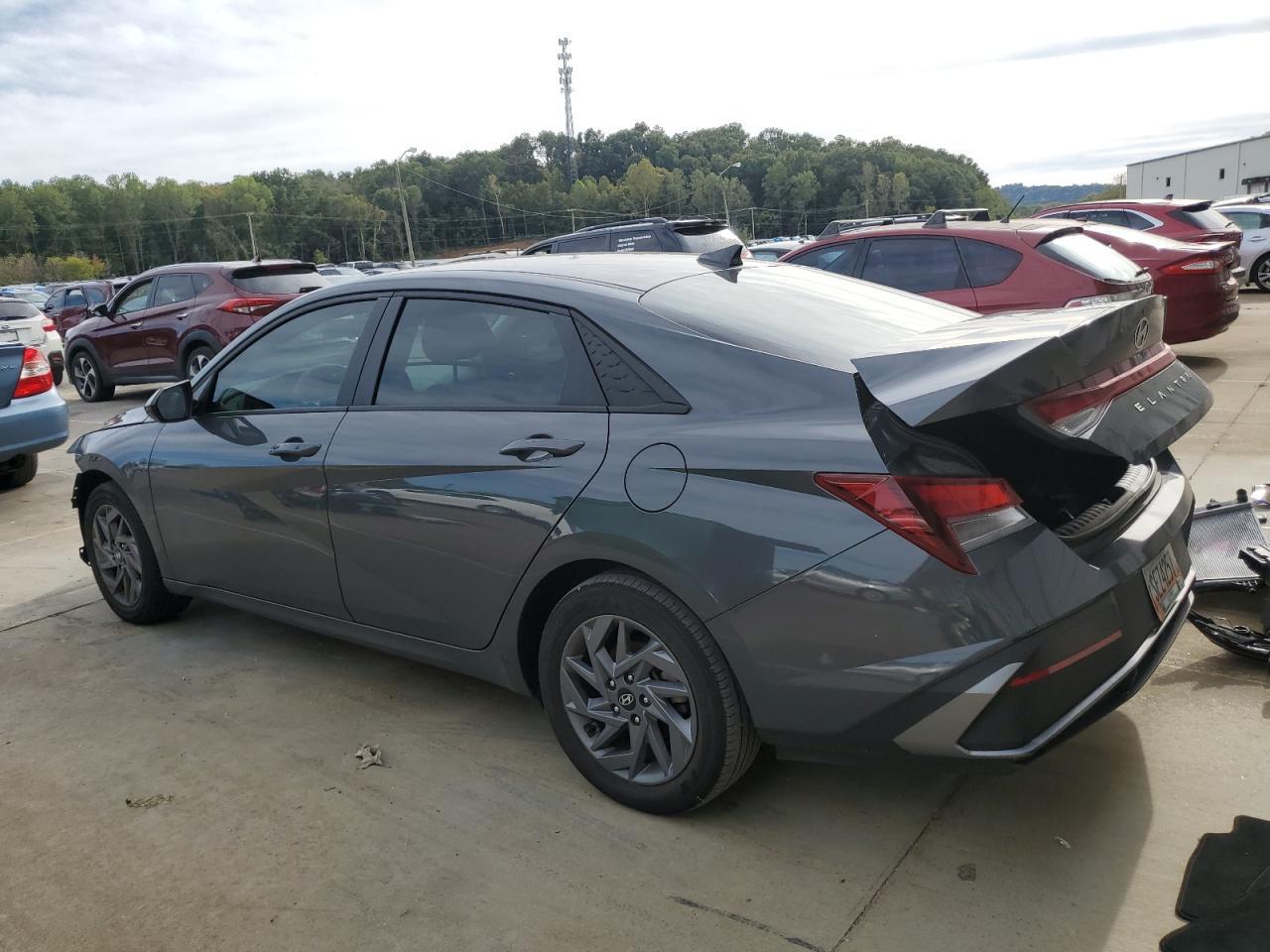 2024 Hyundai Elantra Sel - Image 2