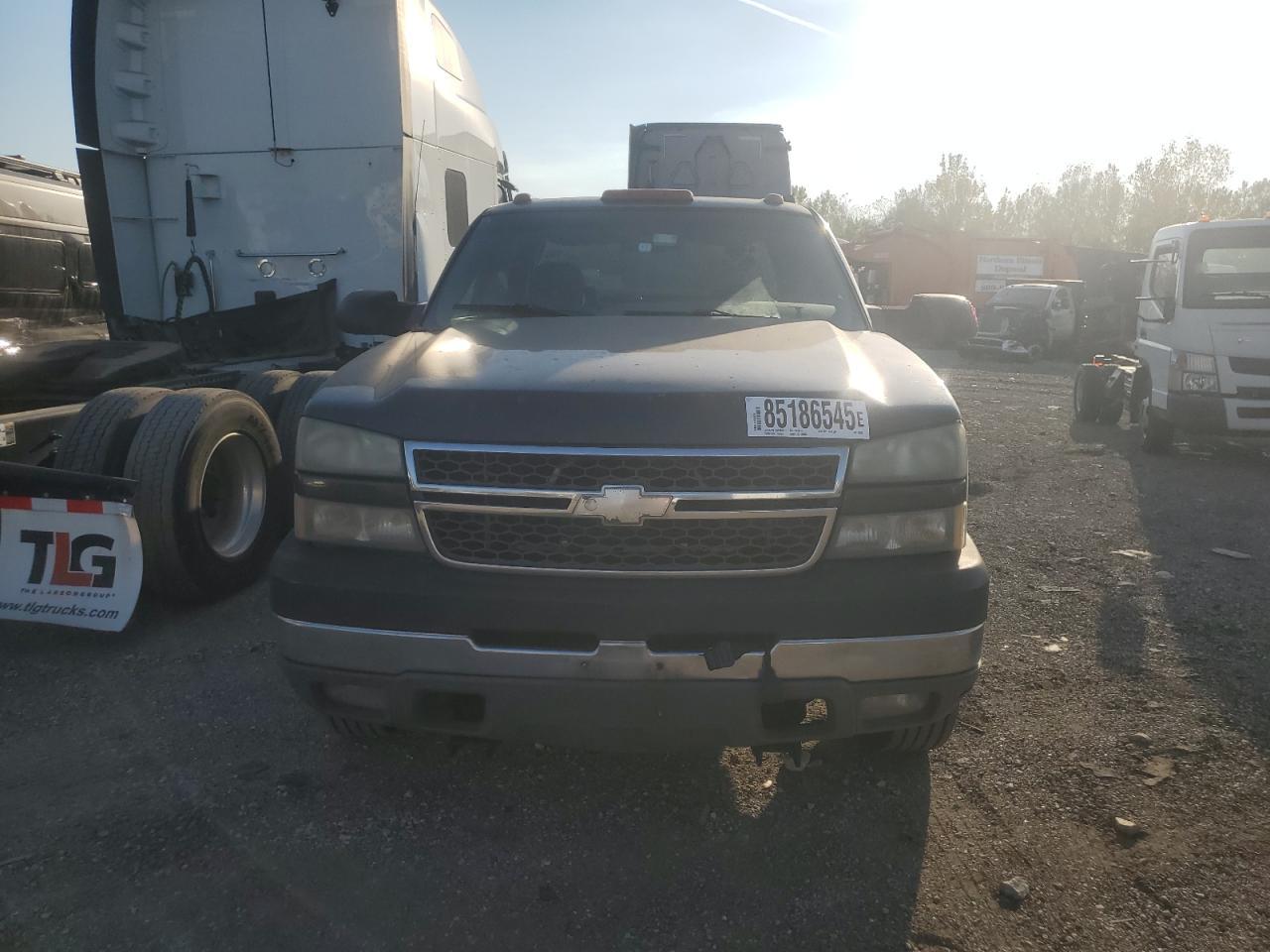 2005 Chevrolet Silverado 3500 Work - Image 5