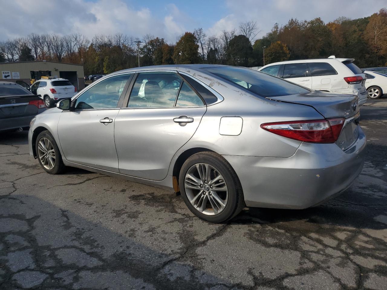 2015 Toyota Camry Hybrid - Фото 2