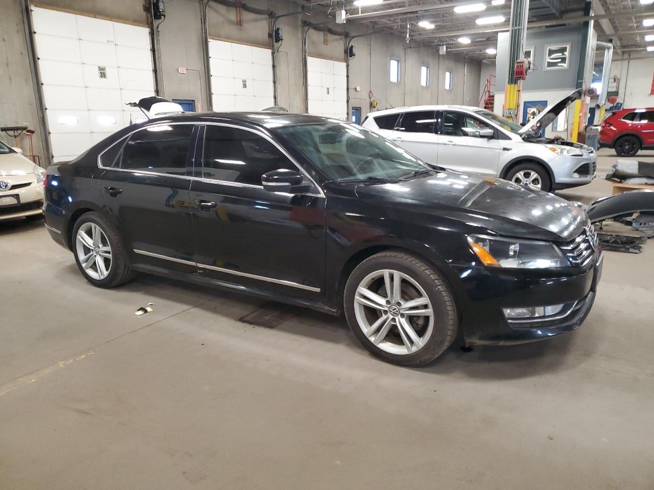 2014 Volkswagen Passat Sel - Image 4
