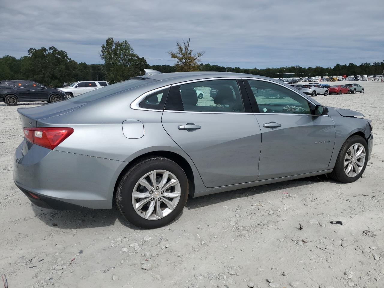 2024 Chevrolet Malibu Lt - Image 3