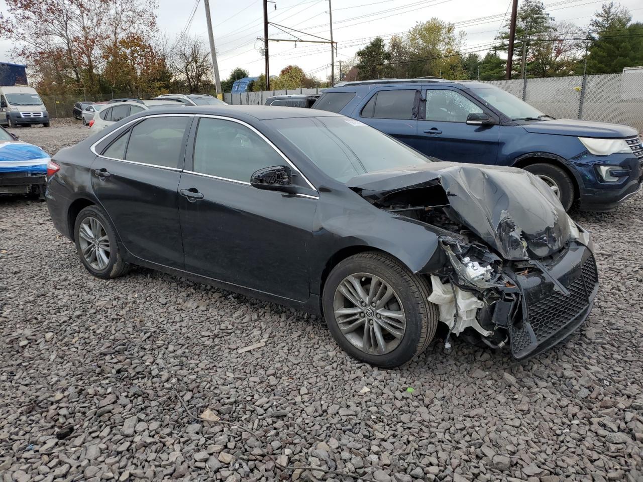 2015 Toyota Camry Le - Фото 4