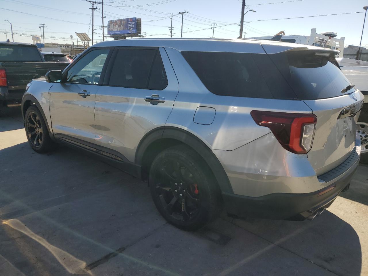 2021 Ford Explorer St - Фото 2