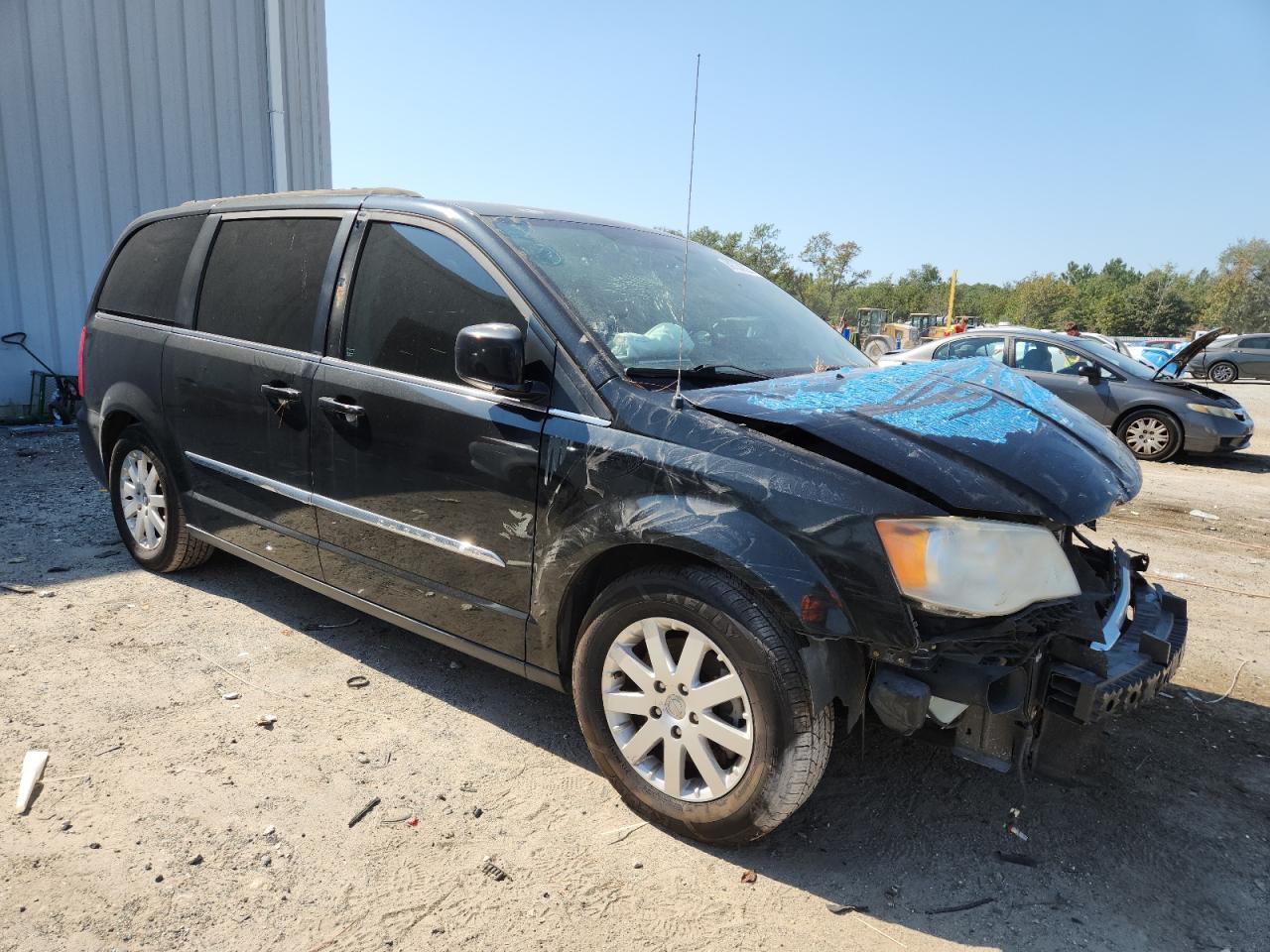 2013 Chrysler Town & Country Touring - Фото 4