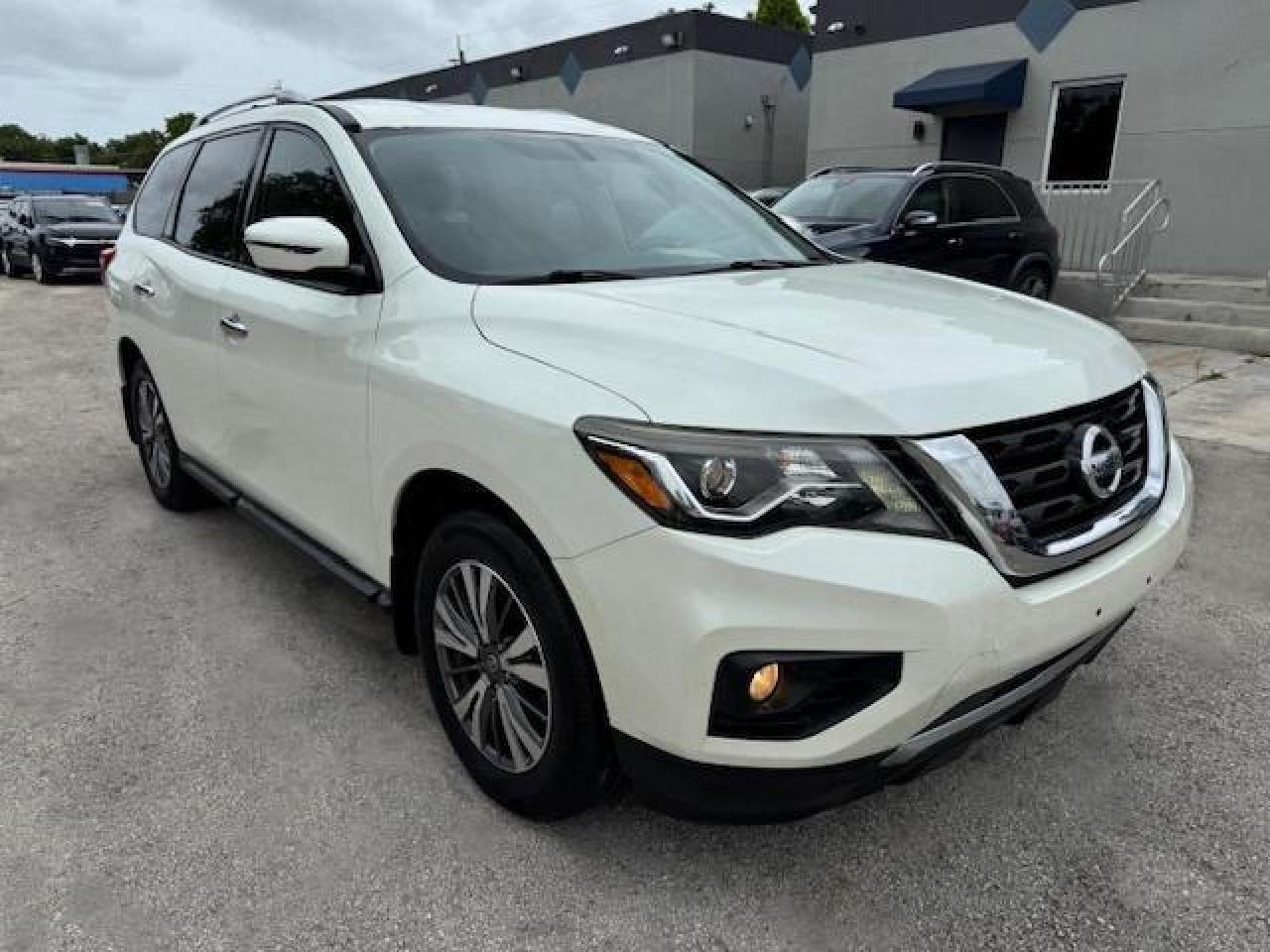 2017 Nissan Pathfinder S - Фото 4