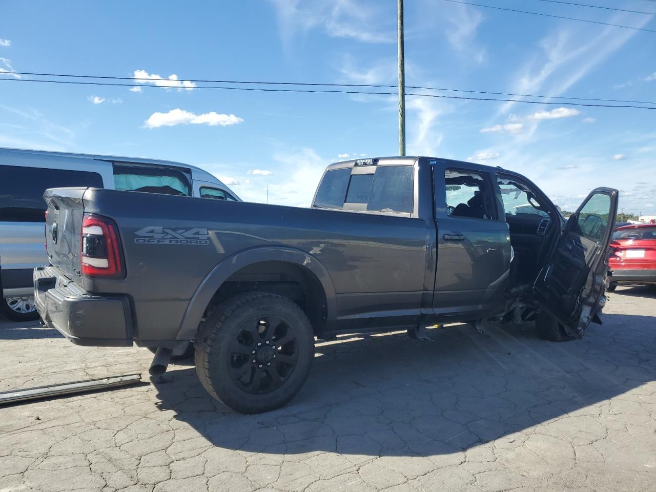 2020 Ram 2500 Laramie - Фото 3