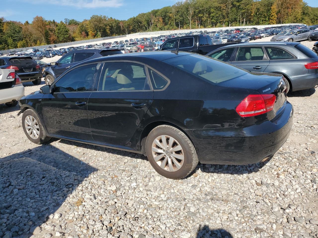 2013 Volkswagen Passat S - Фото 2