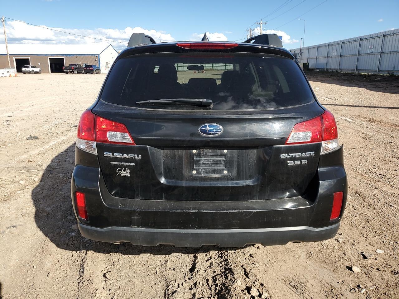 2011 Subaru Outback 3.6R Limited - Image 6