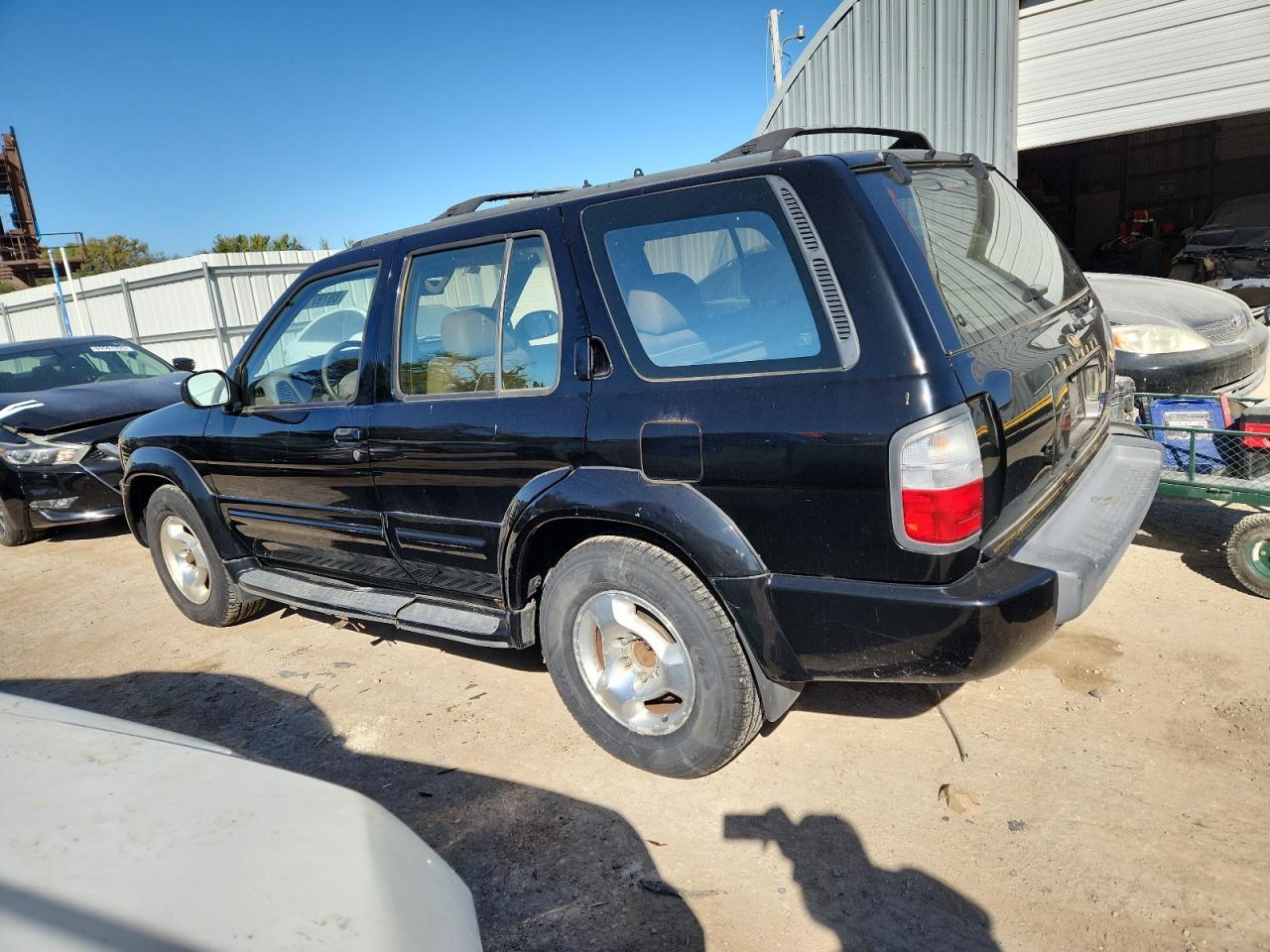 1998 Infiniti Qx4 - Image 2