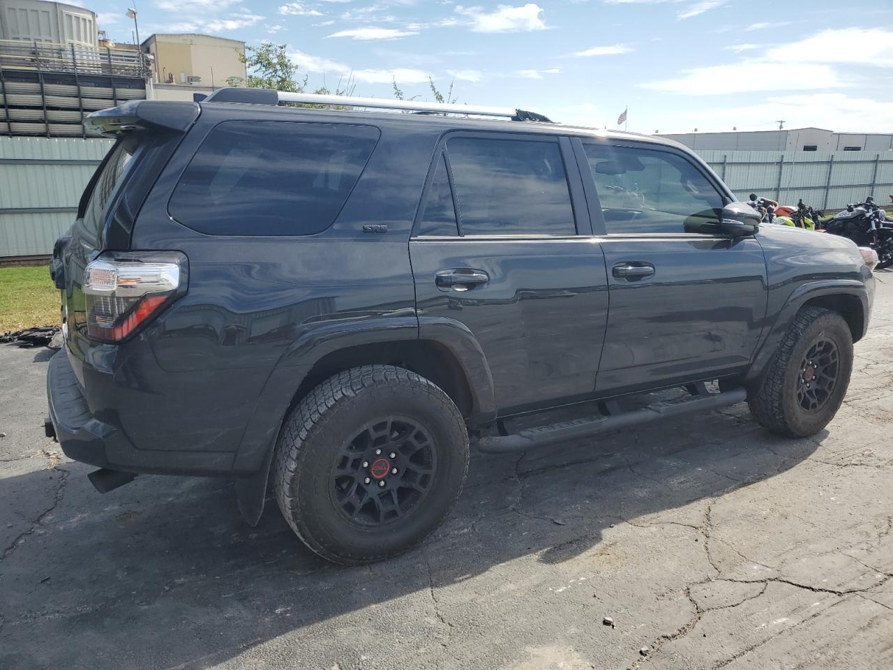 2024 Toyota 4Runner Sr5/Sr5 Premium - Image 3