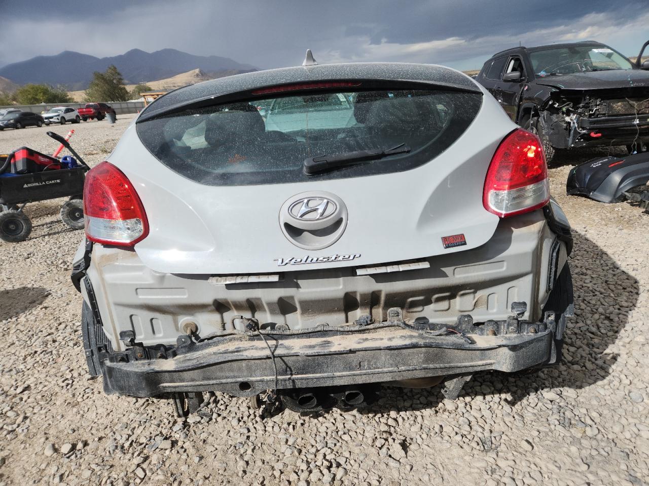 2013 Hyundai Veloster - Фото 6