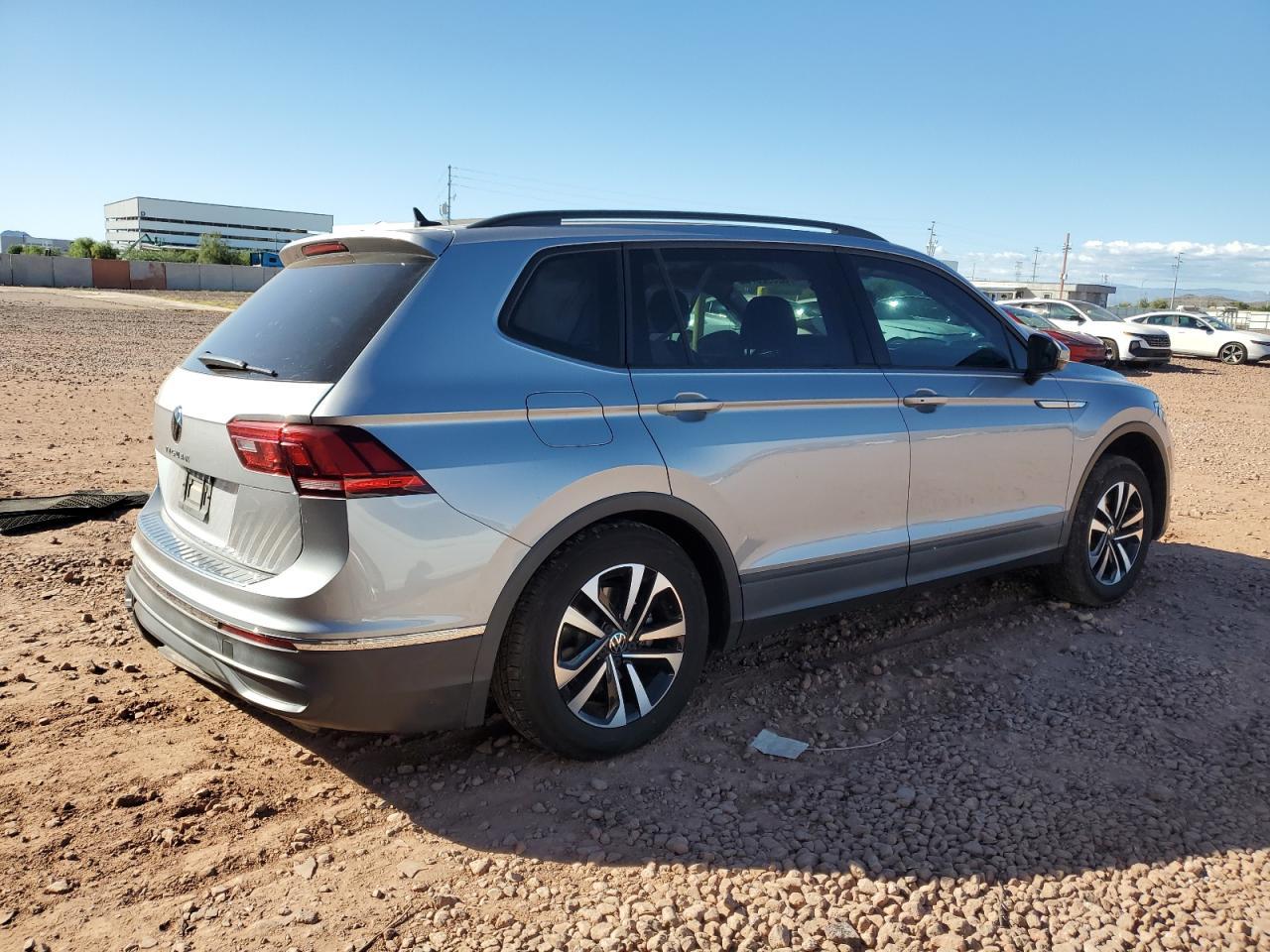 2022 Volkswagen Tiguan S - Image 3