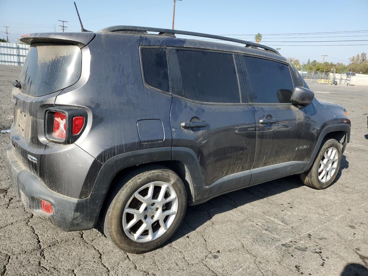 2020 Jeep Renegade Latitude - Image 3