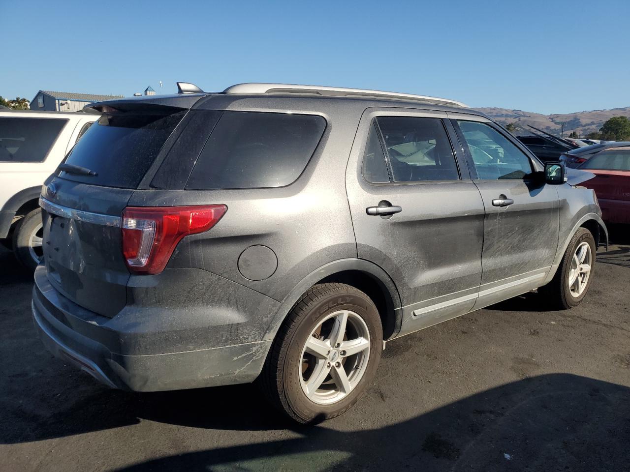 2017 Ford Explorer Xlt - Фото 3