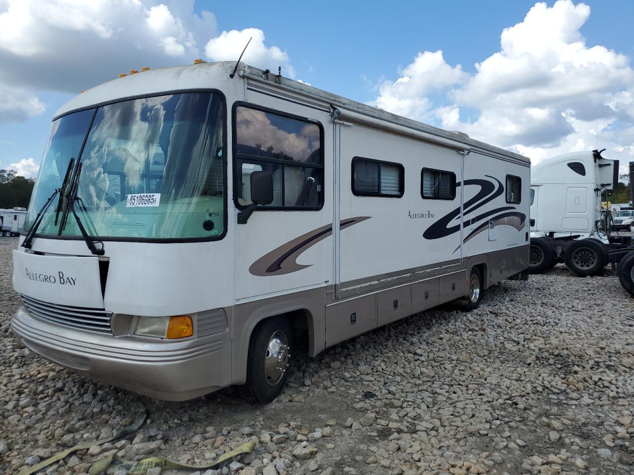 1999 Ford Super Duty F-550 Mot - Фото 2