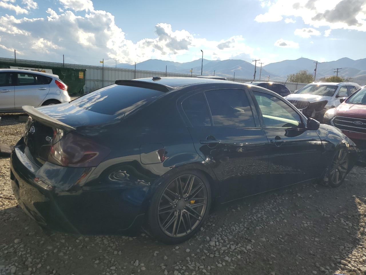 2010 Infiniti G37 - Image 3