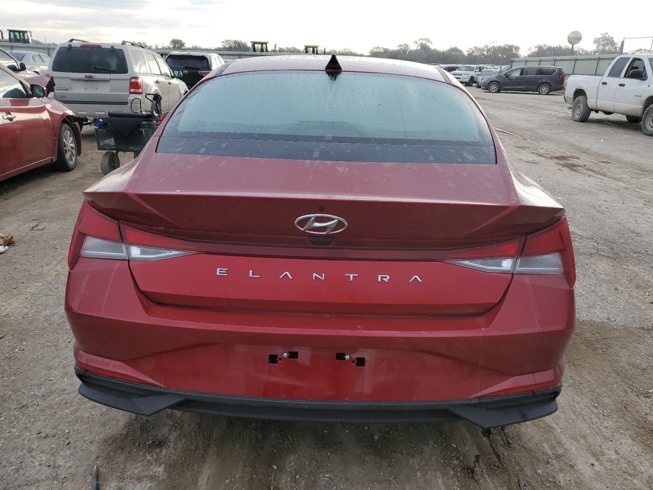 2023 Hyundai Elantra Se - Фото 6