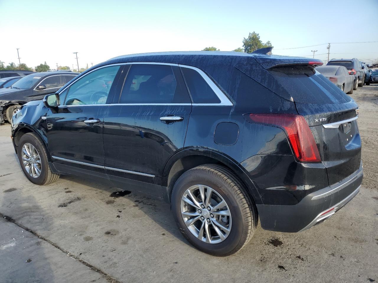 2023 Cadillac Xt5 Premium Luxury - Image 2