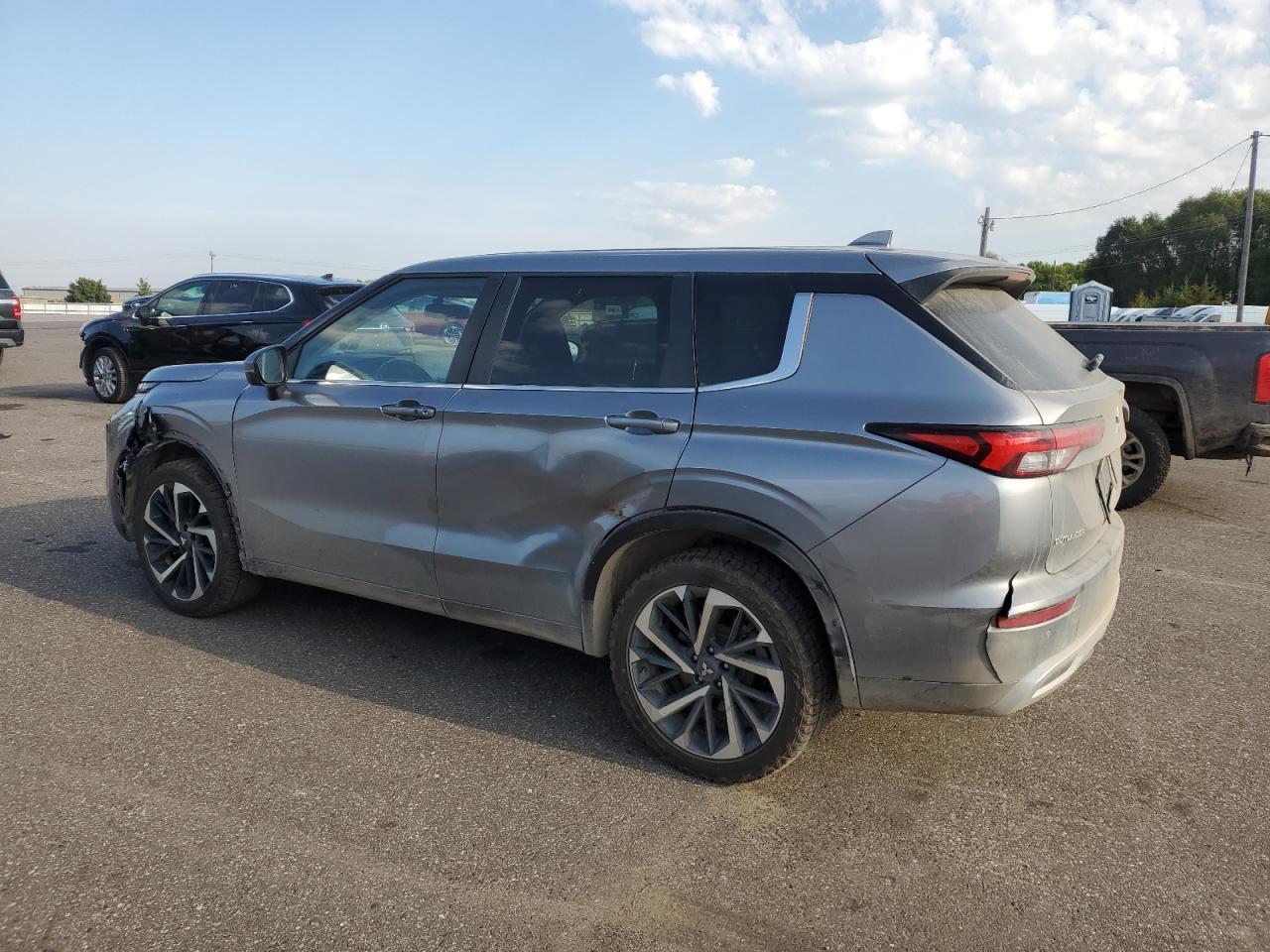 2022 Mitsubishi Outlander Se - Фото 2