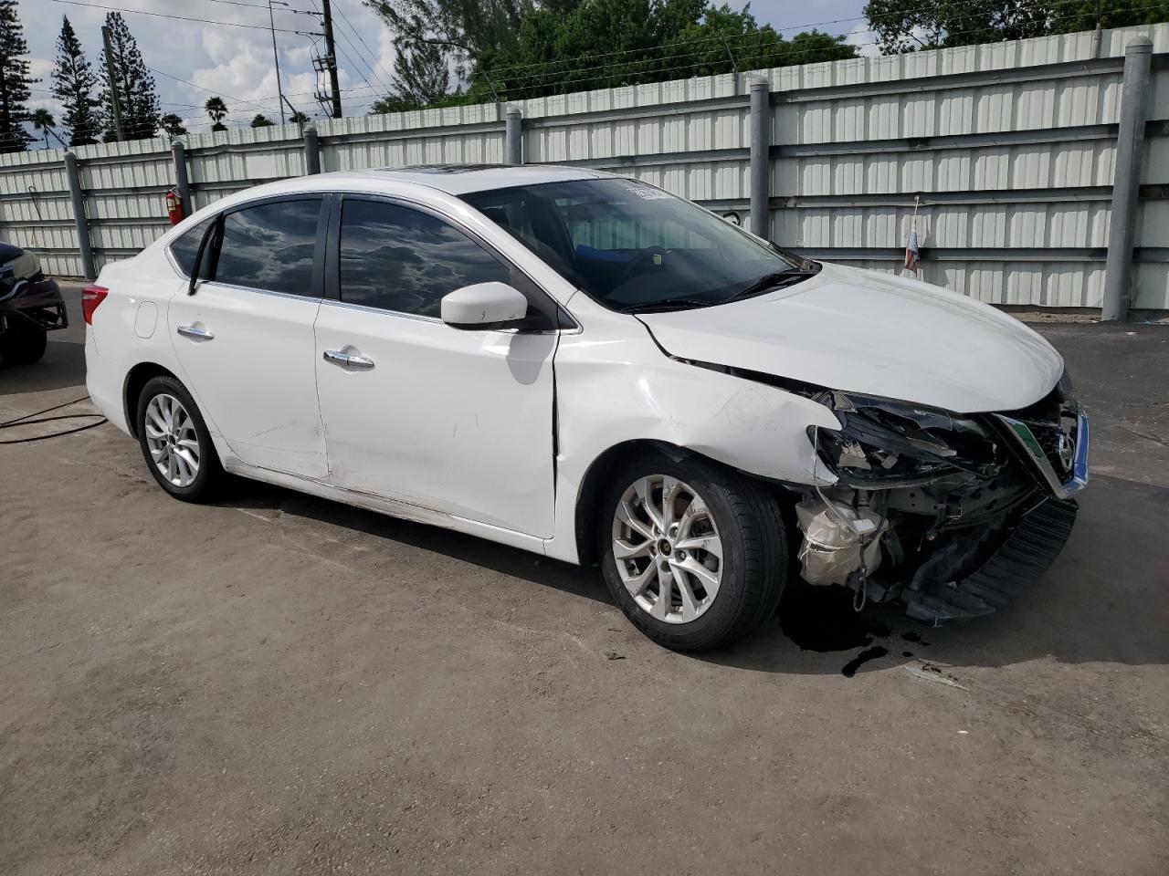 2017 Nissan Sentra S - Фото 4