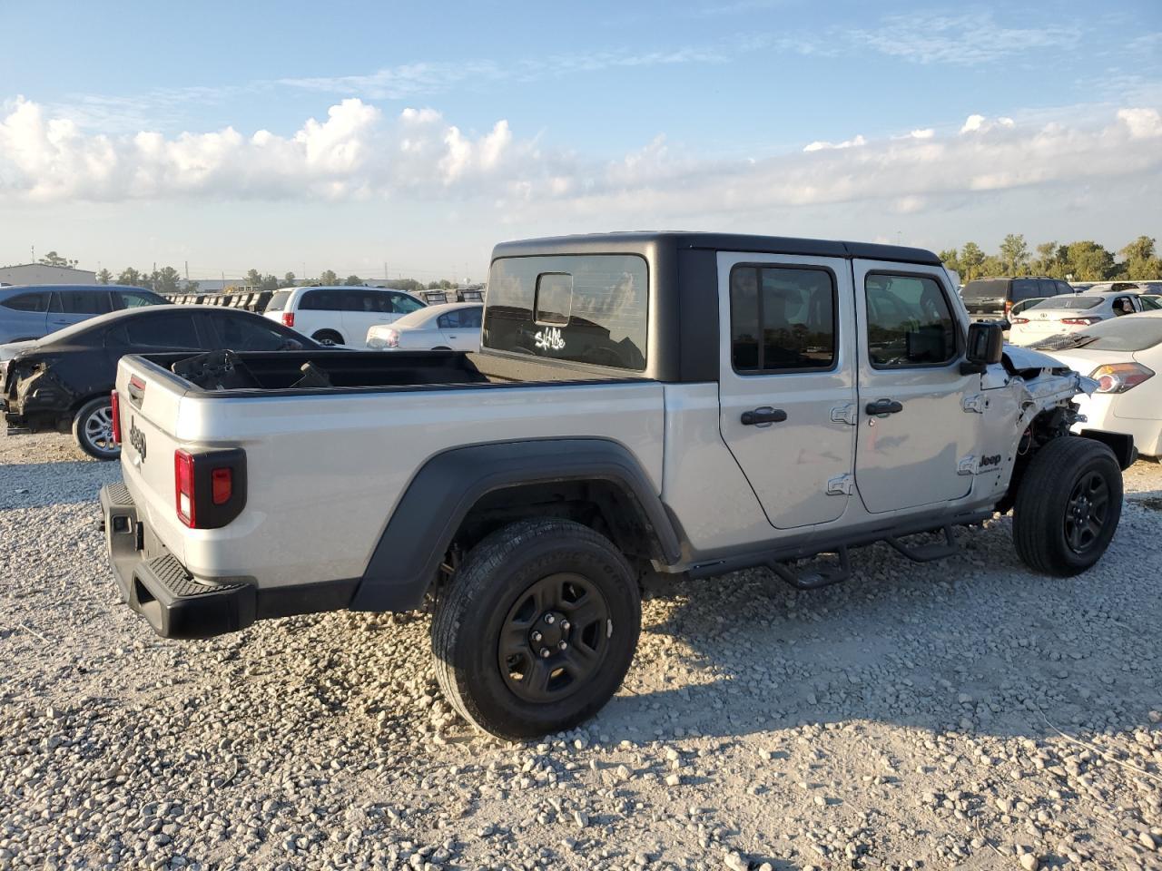 2024 Jeep Gladiator Sport - Image 3