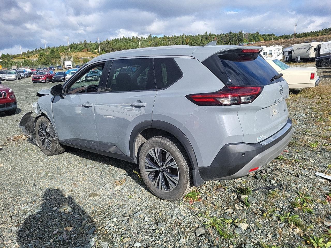 2021 Nissan Rogue Sv - Image 2