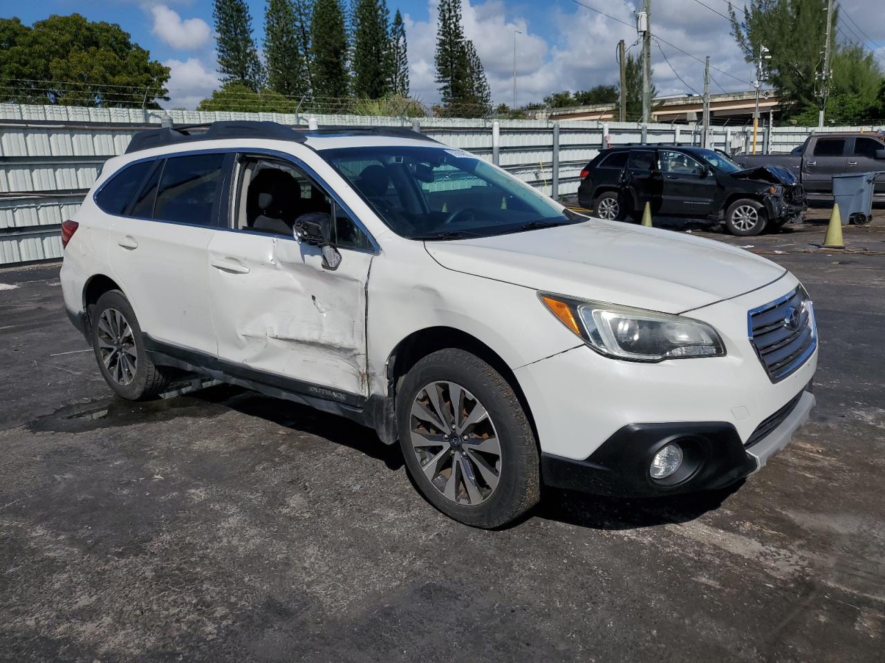 2016 Subaru Outback 2.5I Limited - Image 4
