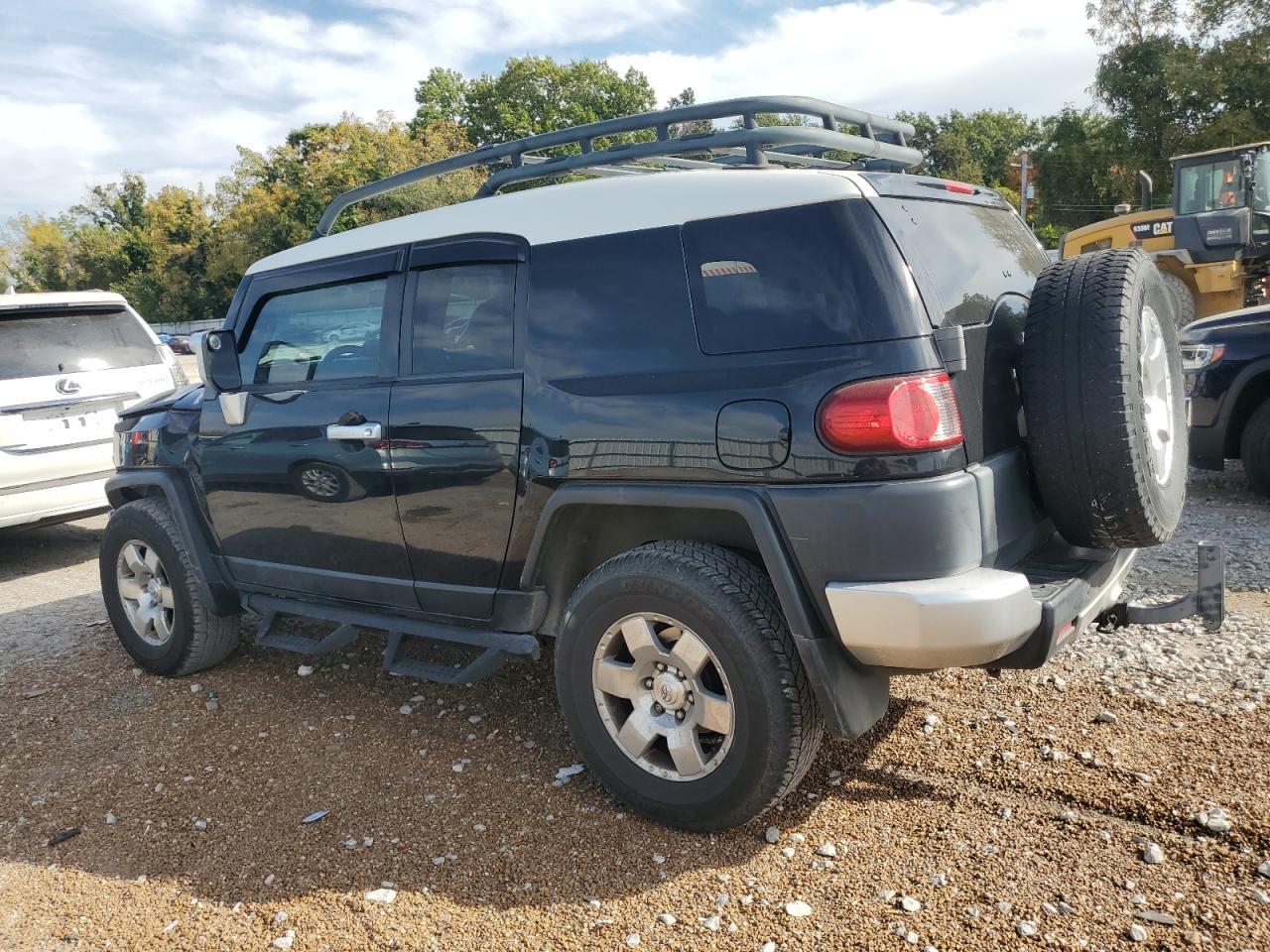 2007 Toyota Fj Cruiser - Image 2